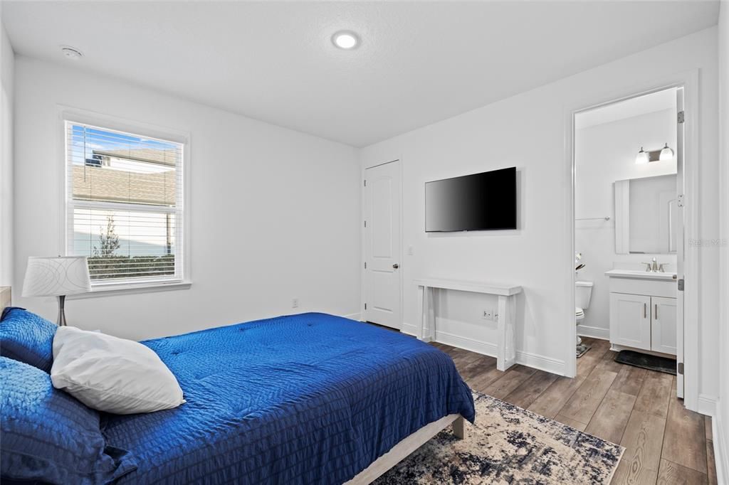 En Venta: $700,000 (4 camas, 3 baños, 2692 Pies cuadrados)