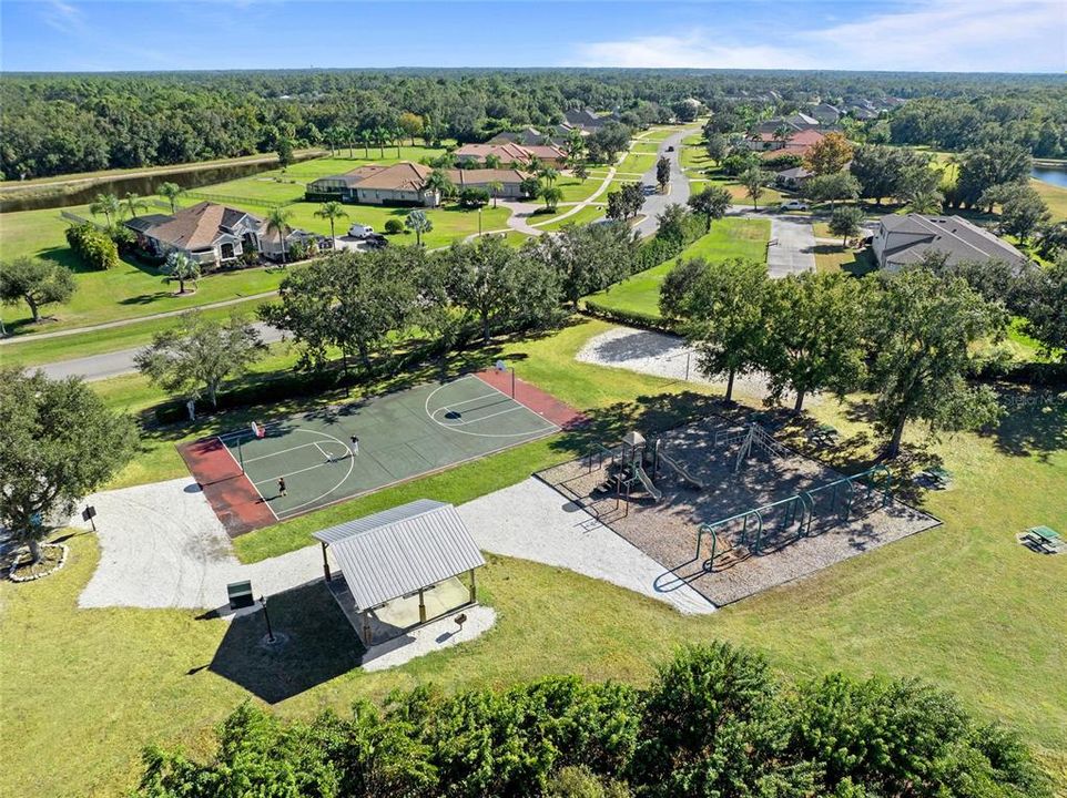 En Venta: $700,000 (4 camas, 3 baños, 2692 Pies cuadrados)