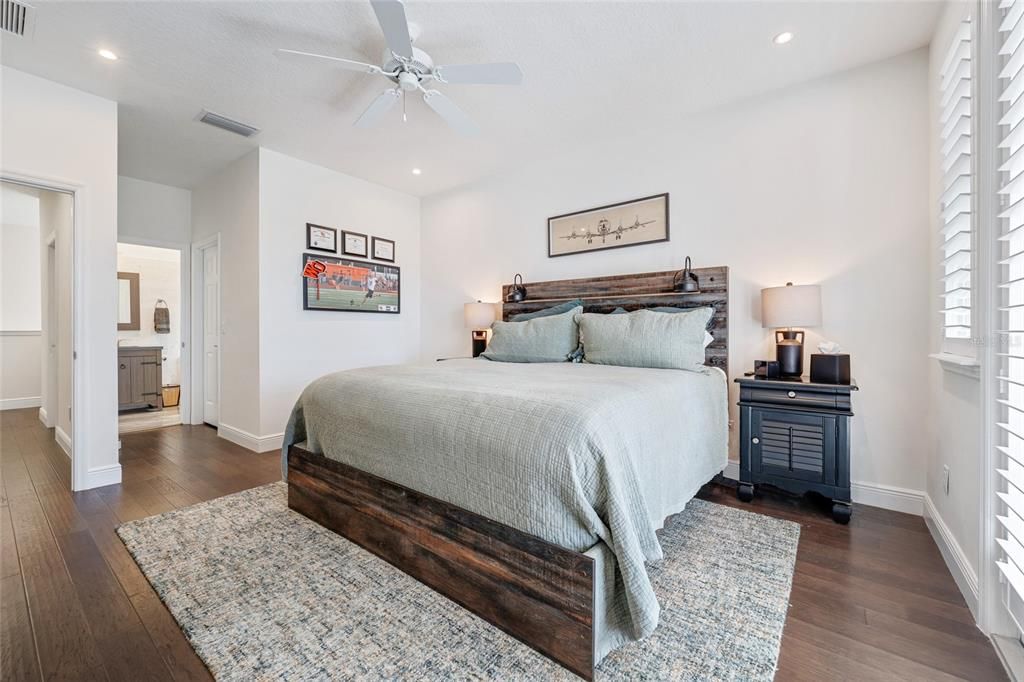 Под контрактом: $1,950,000 (5 спален, 5 ванн, 4044 Квадратных фут)