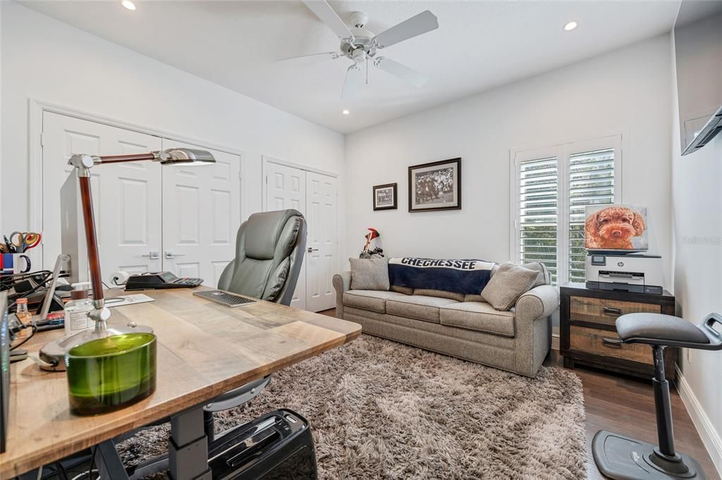 Под контрактом: $1,950,000 (5 спален, 5 ванн, 4044 Квадратных фут)