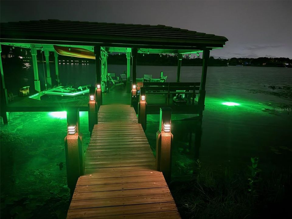 Под контрактом: $1,950,000 (5 спален, 5 ванн, 4044 Квадратных фут)