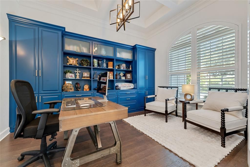 Под контрактом: $1,950,000 (5 спален, 5 ванн, 4044 Квадратных фут)