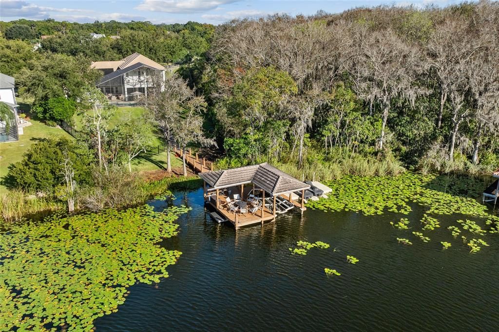 Под контрактом: $1,950,000 (5 спален, 5 ванн, 4044 Квадратных фут)