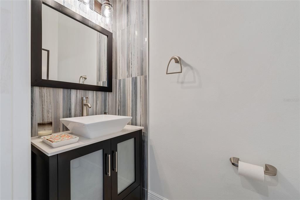 Под контрактом: $1,950,000 (5 спален, 5 ванн, 4044 Квадратных фут)