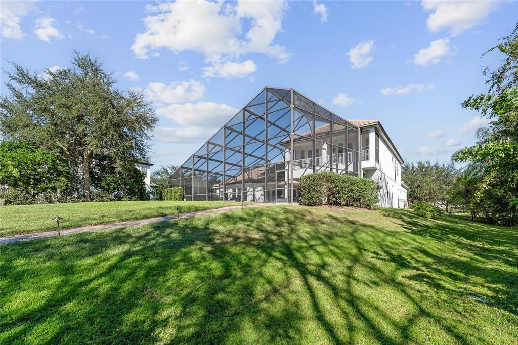 Под контрактом: $1,950,000 (5 спален, 5 ванн, 4044 Квадратных фут)