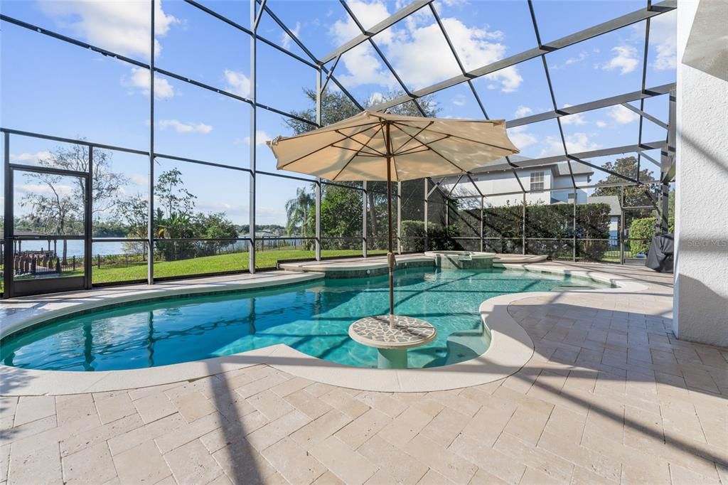 Под контрактом: $1,950,000 (5 спален, 5 ванн, 4044 Квадратных фут)