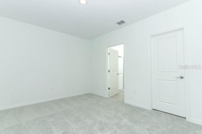 Active With Contract: $356,219 (3 beds, 2 baths, 1603 Square Feet)