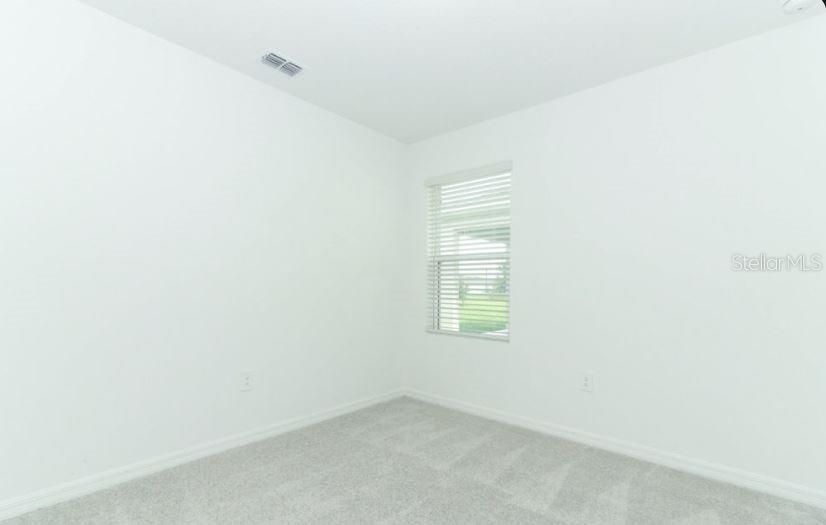 Active With Contract: $356,219 (3 beds, 2 baths, 1603 Square Feet)