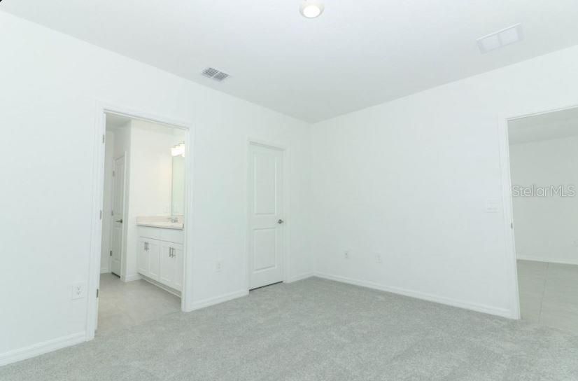 Active With Contract: $356,219 (3 beds, 2 baths, 1603 Square Feet)