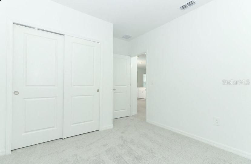 Active With Contract: $356,219 (3 beds, 2 baths, 1603 Square Feet)