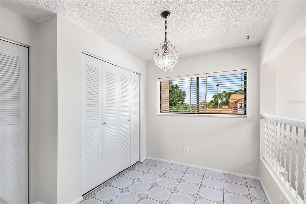 待售: $235,000 (2 贝兹, 2 浴室, 1078 平方英尺)