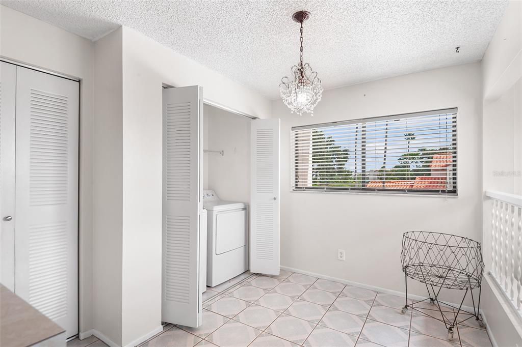 待售: $235,000 (2 贝兹, 2 浴室, 1078 平方英尺)