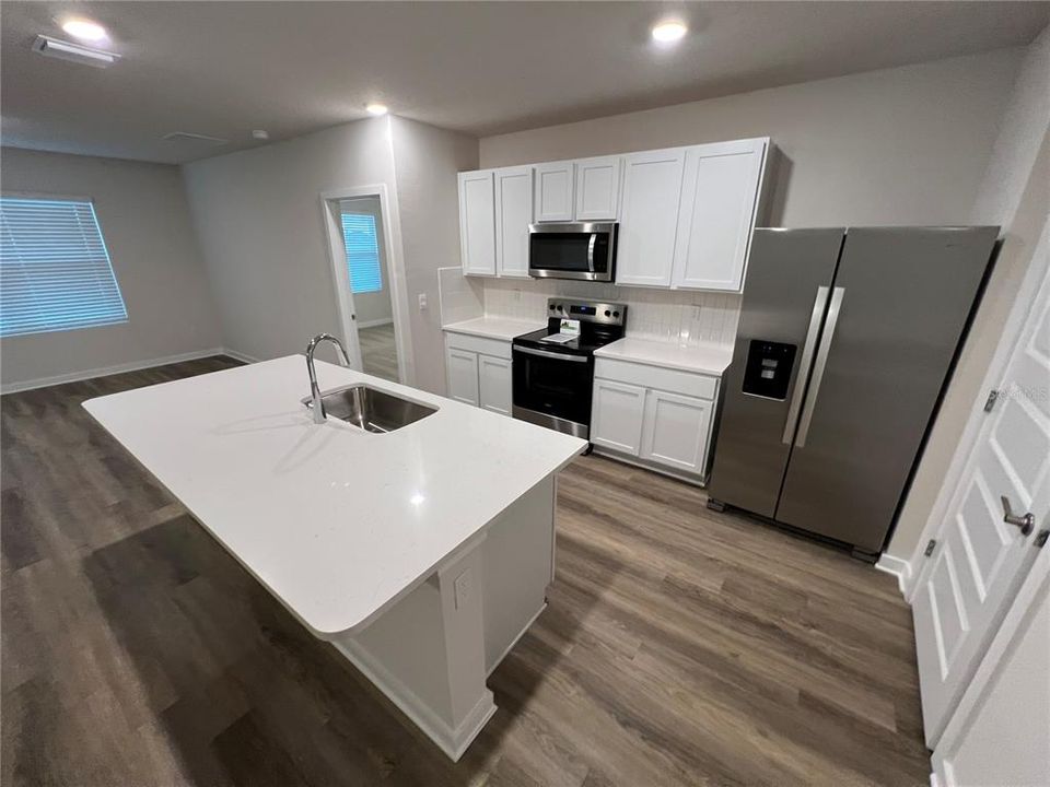 For Rent: $2,199 (3 beds, 2 baths, 1672 Square Feet)