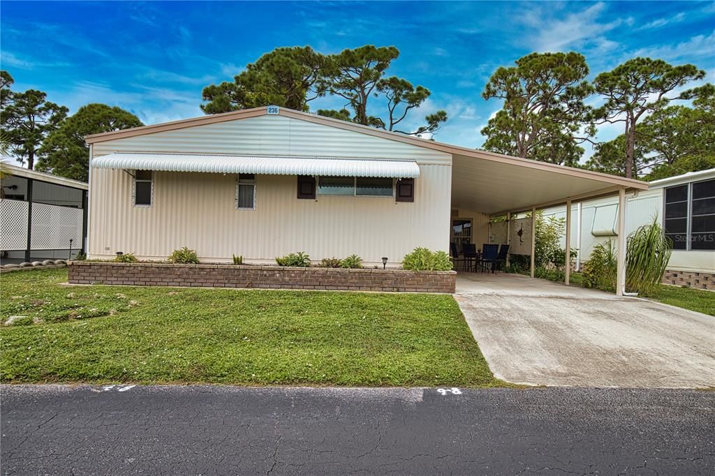 For Sale: $160,000 (2 beds, 2 baths, 928 Square Feet)