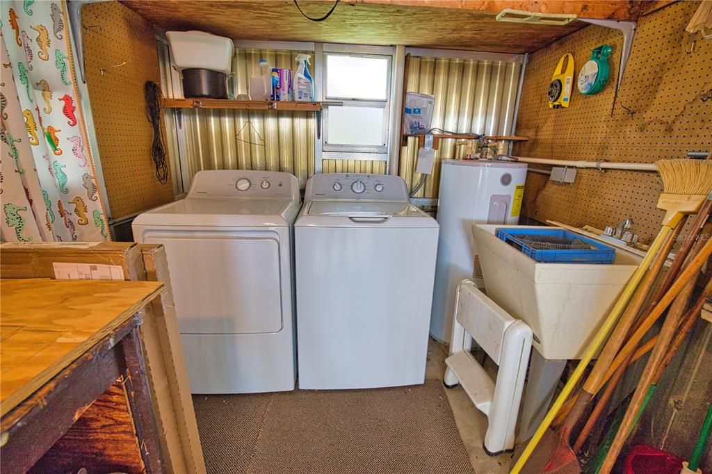 For Sale: $160,000 (2 beds, 2 baths, 928 Square Feet)