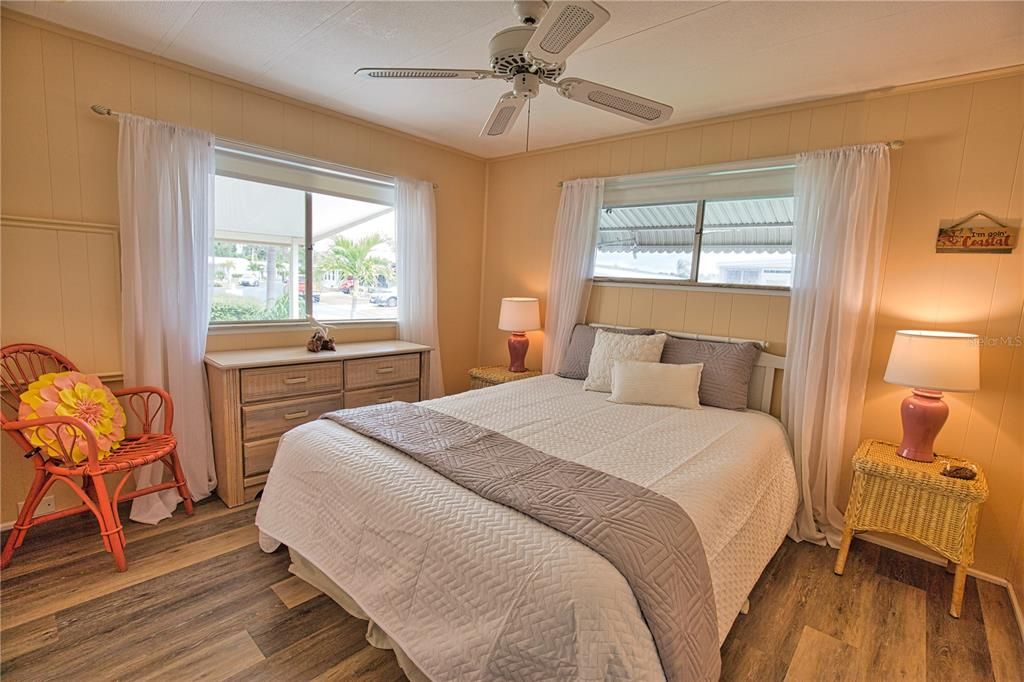 For Sale: $160,000 (2 beds, 2 baths, 928 Square Feet)