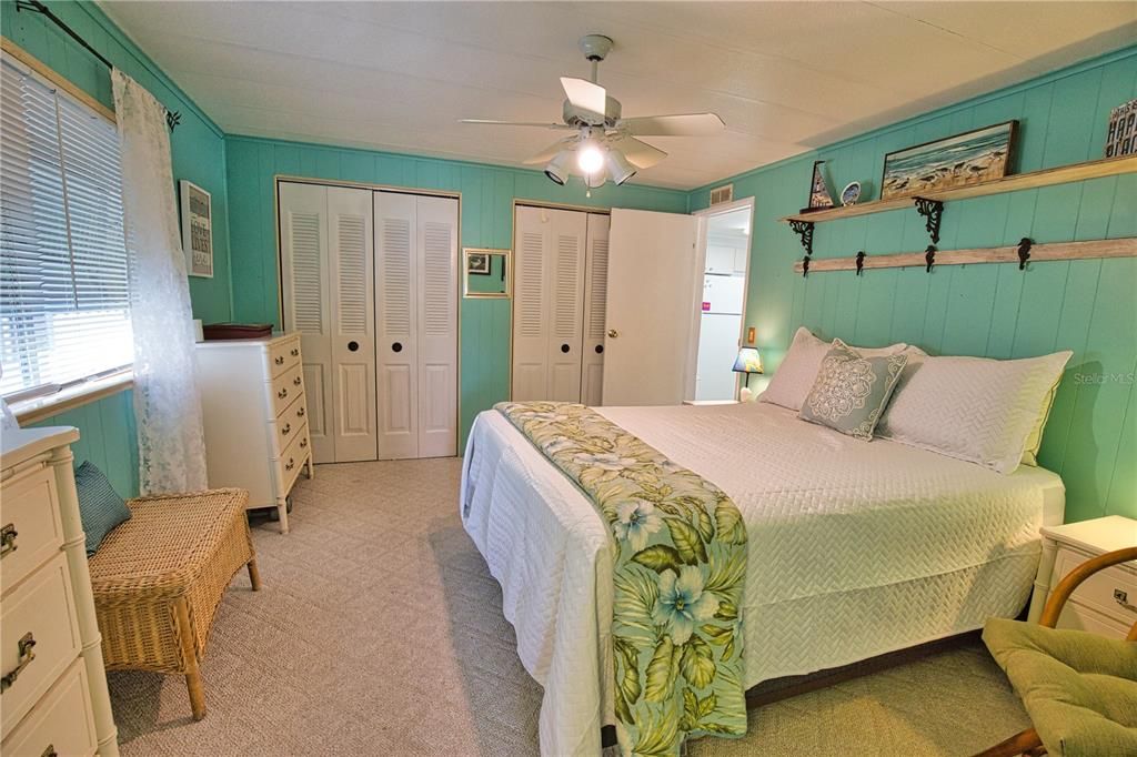 For Sale: $160,000 (2 beds, 2 baths, 928 Square Feet)