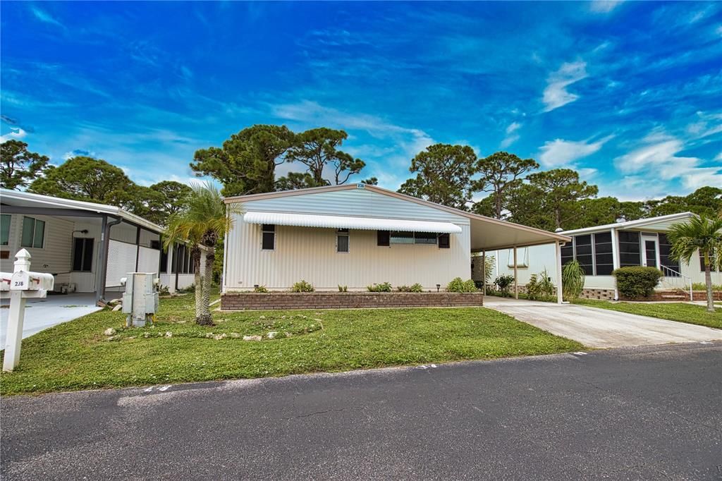 For Sale: $160,000 (2 beds, 2 baths, 928 Square Feet)