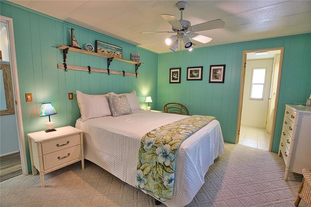 For Sale: $160,000 (2 beds, 2 baths, 928 Square Feet)