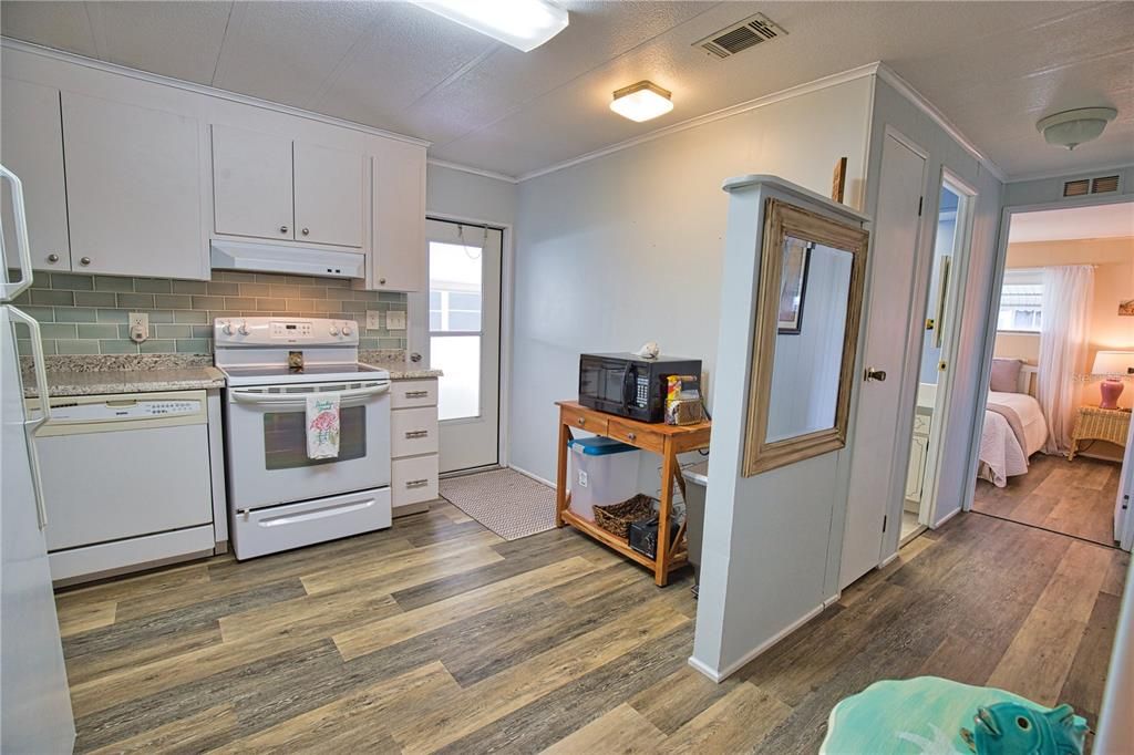 For Sale: $160,000 (2 beds, 2 baths, 928 Square Feet)