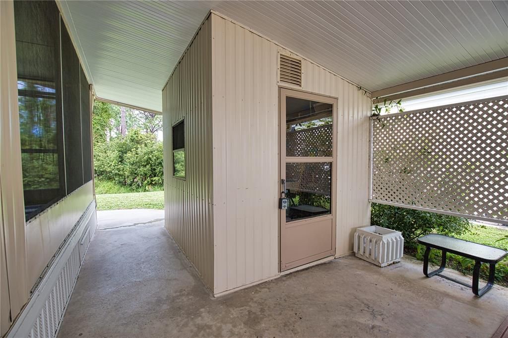 For Sale: $160,000 (2 beds, 2 baths, 928 Square Feet)