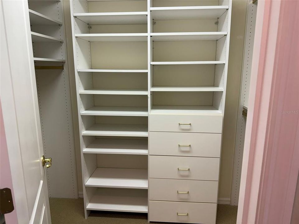 For Sale: $1,099,000 (5 beds, 4 baths, 3589 Square Feet)