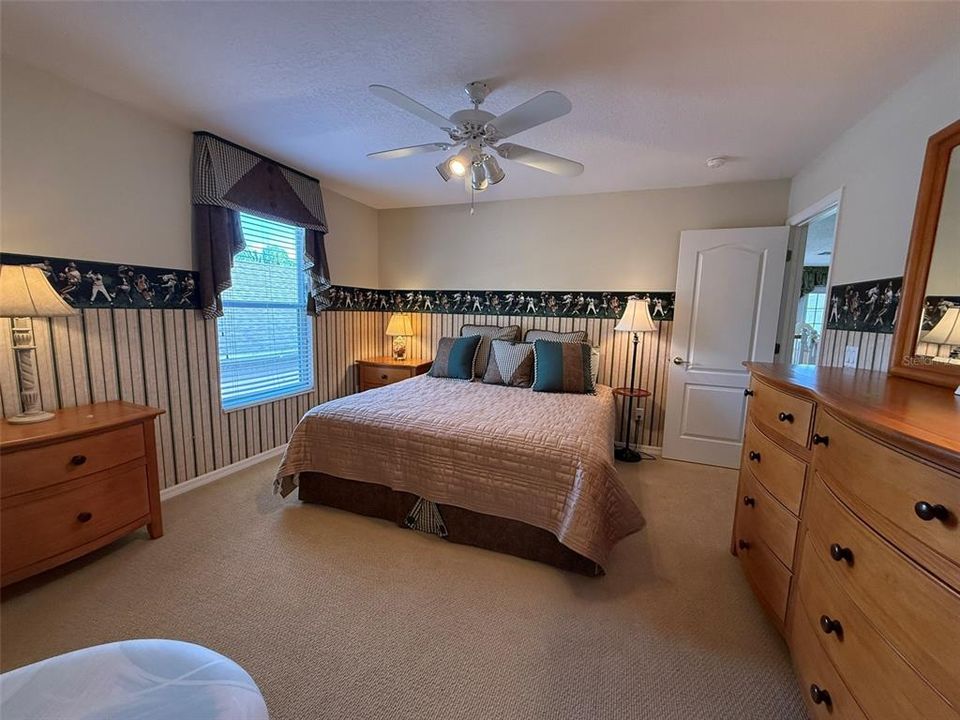 For Sale: $1,099,000 (5 beds, 4 baths, 3589 Square Feet)