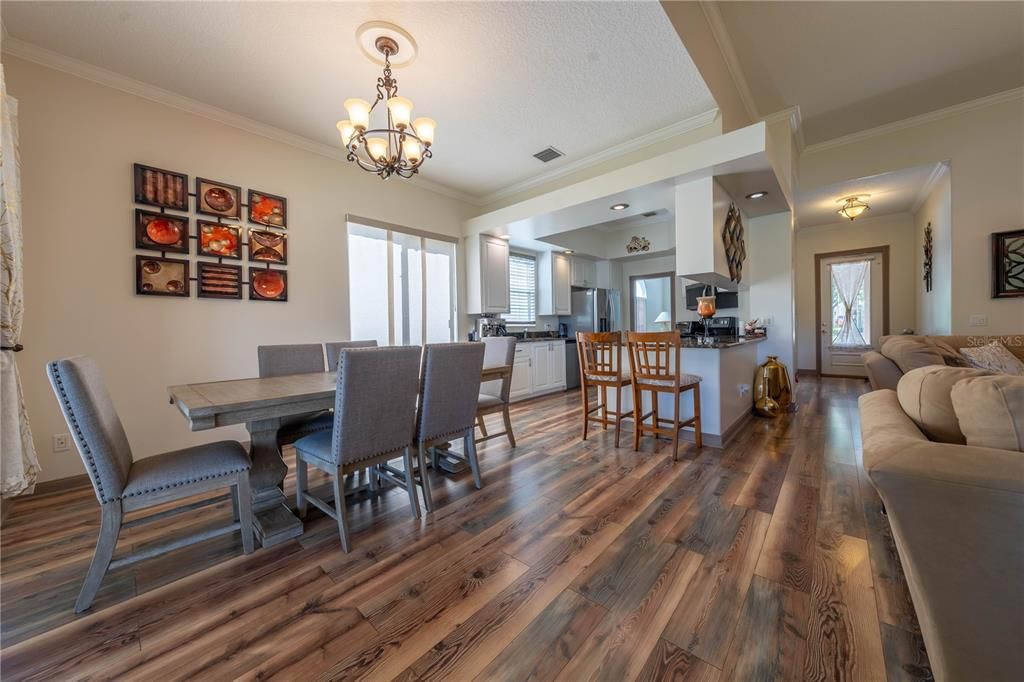 待售: $685,000 (3 贝兹, 2 浴室, 2005 平方英尺)