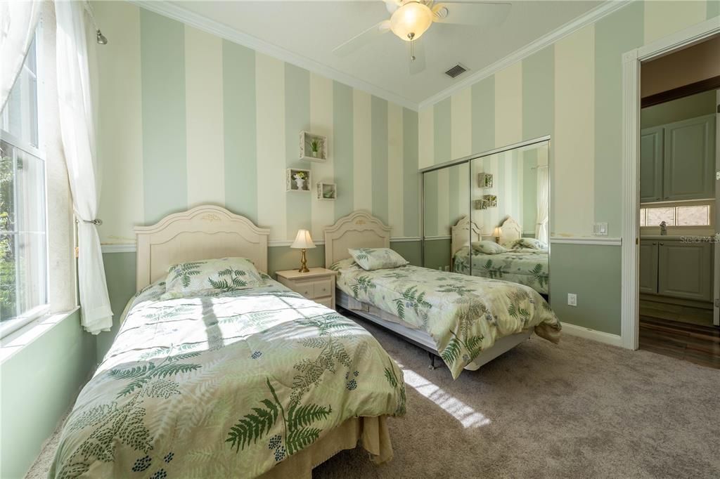 待售: $685,000 (3 贝兹, 2 浴室, 2005 平方英尺)