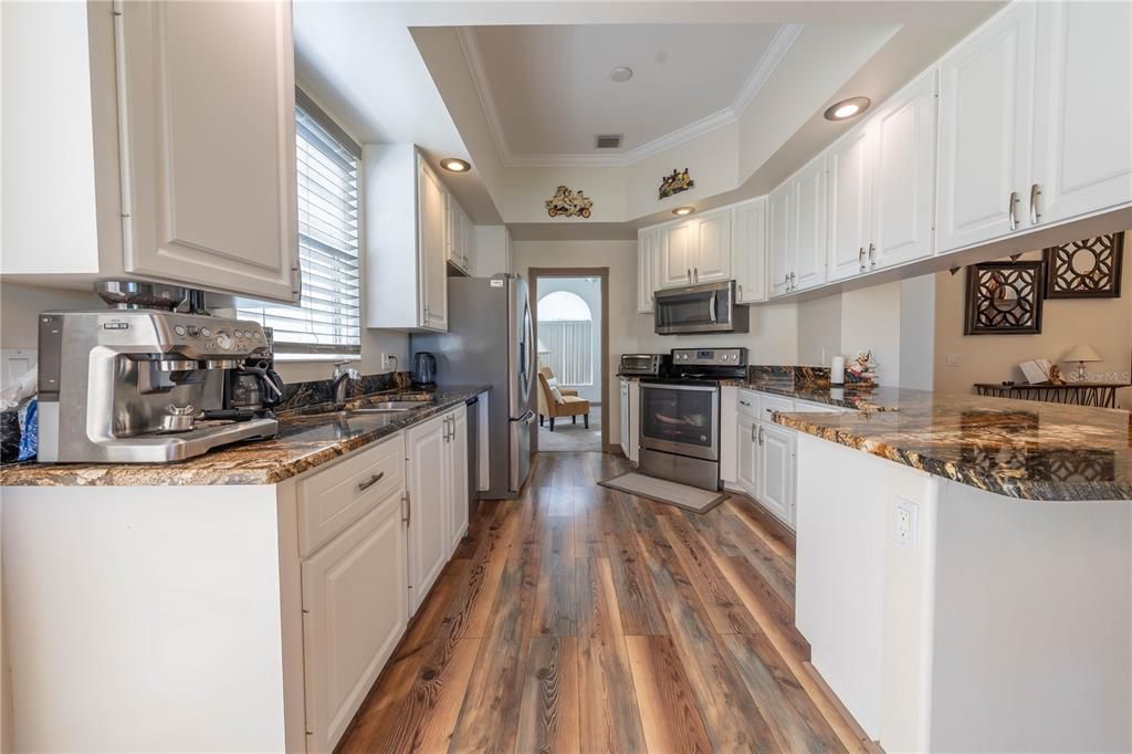 待售: $685,000 (3 贝兹, 2 浴室, 2005 平方英尺)