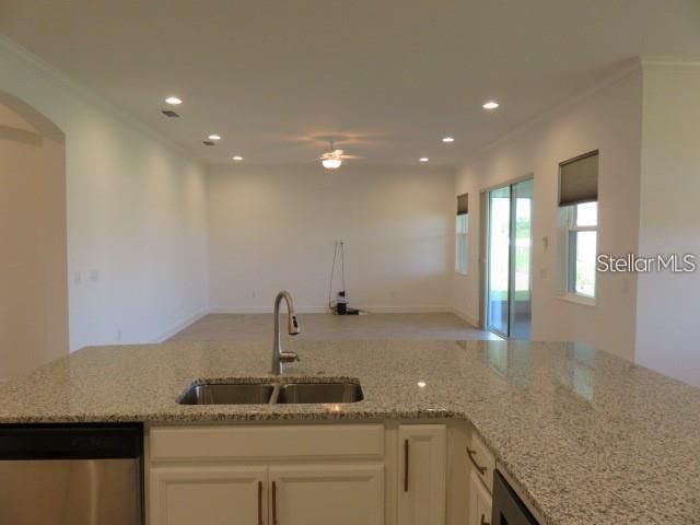 出租: $2,995 (3 贝兹, 3 浴室, 2461 平方英尺)