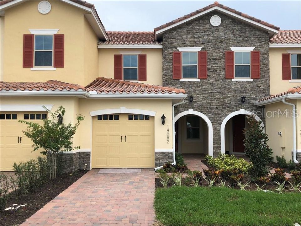 Recently Rented: $2,350 (3 beds, 2 baths, 1402 Square Feet)