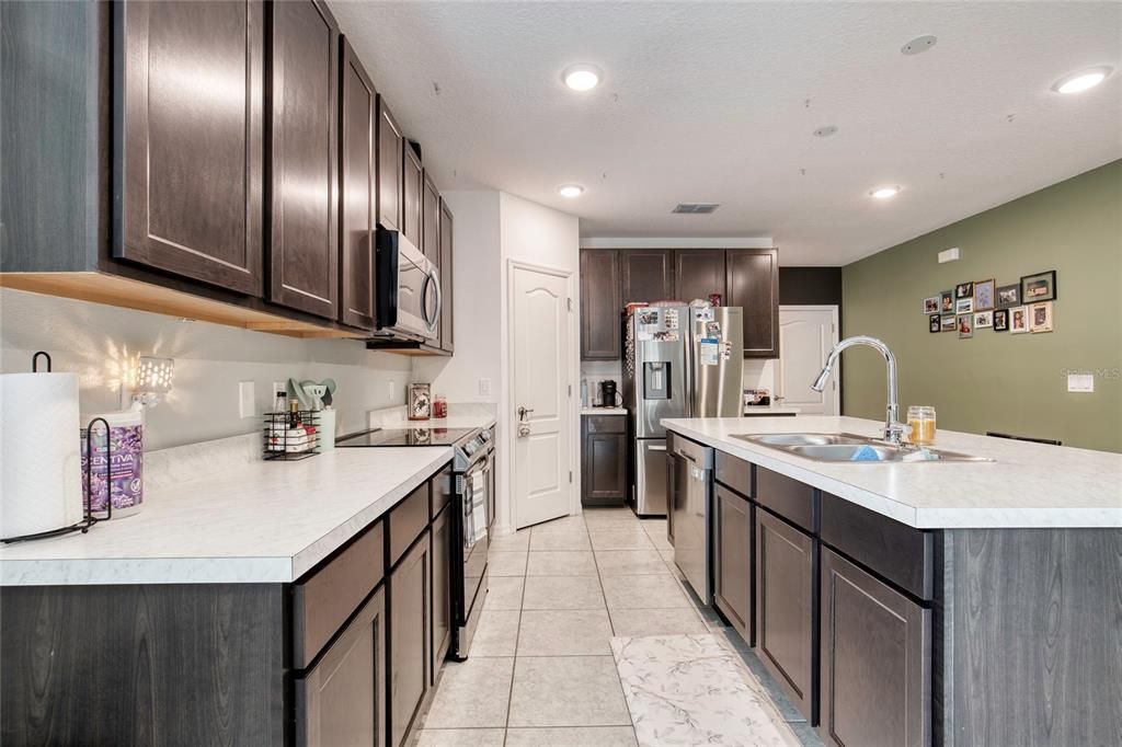 For Sale: $373,000 (4 beds, 2 baths, 1535 Square Feet)