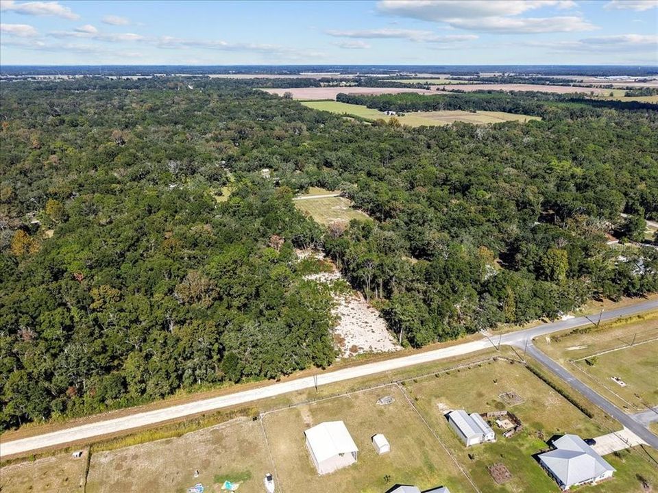 На продажу: $59,900 (0.88 acres)