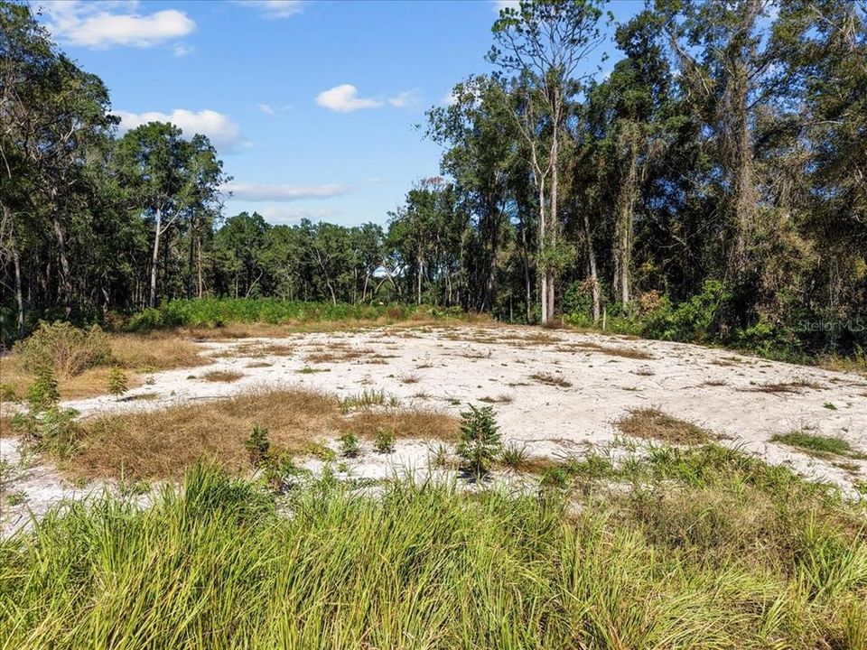 На продажу: $59,900 (0.88 acres)