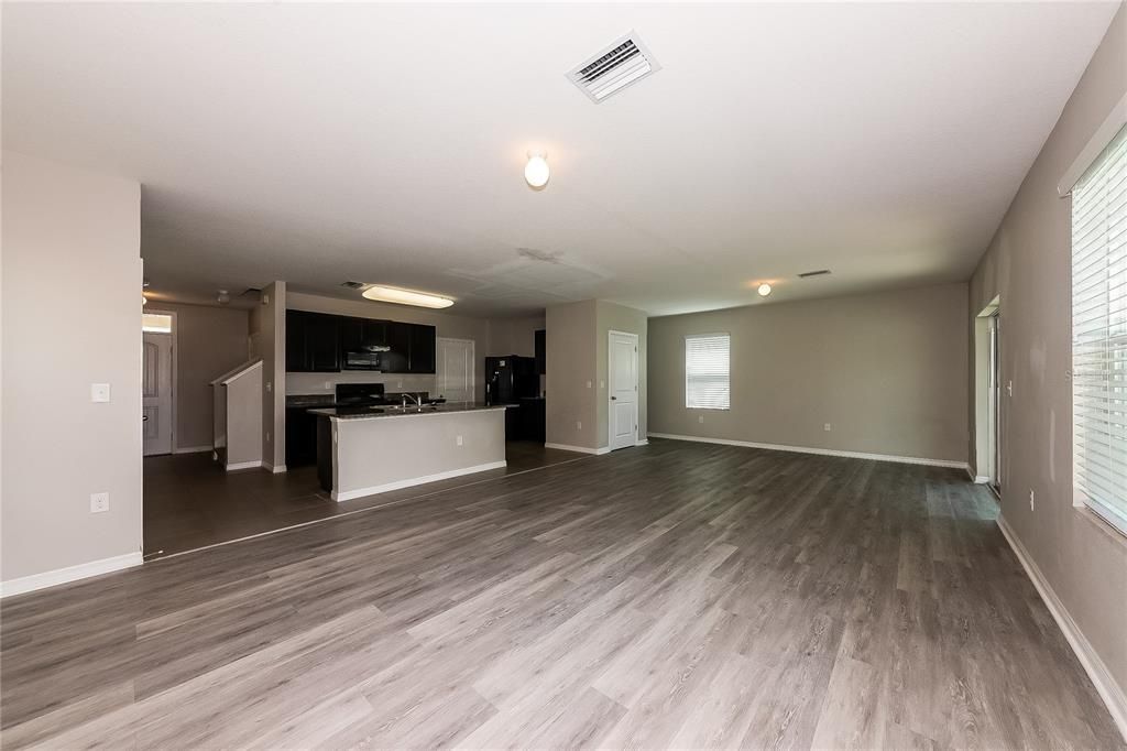 En Renta: $2,010 (4 camas, 2 baños, 2272 Pies cuadrados)