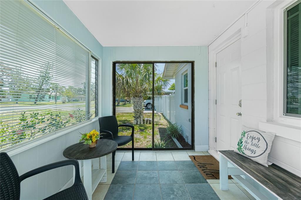 Active With Contract: $210,000 (2 beds, 1 baths, 720 Square Feet)