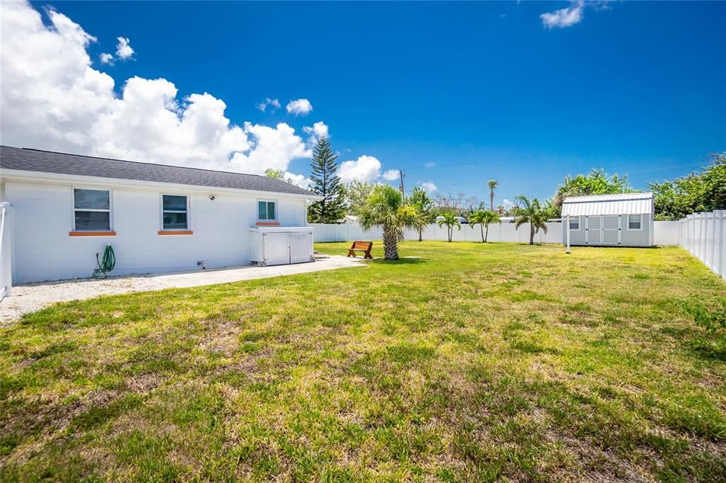 Active With Contract: $210,000 (2 beds, 1 baths, 720 Square Feet)