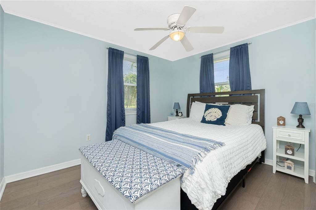 Active With Contract: $210,000 (2 beds, 1 baths, 720 Square Feet)