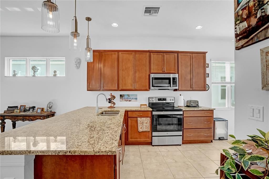 For Sale: $424,900 (2 beds, 2 baths, 1646 Square Feet)