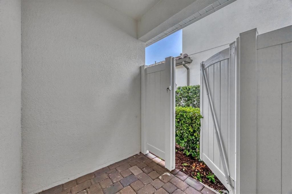 待售: $745,000 (3 贝兹, 3 浴室, 2633 平方英尺)