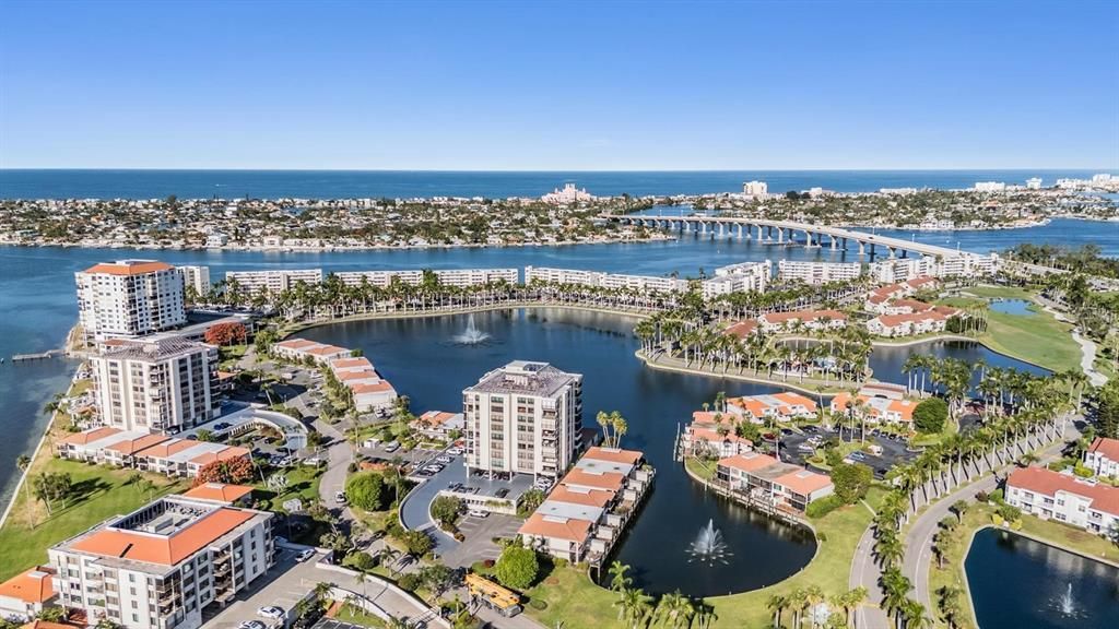 На продажу: $469,900 (2 спален, 2 ванн, 945 Квадратных фут)