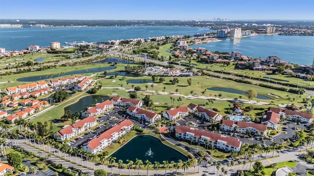 На продажу: $469,900 (2 спален, 2 ванн, 945 Квадратных фут)