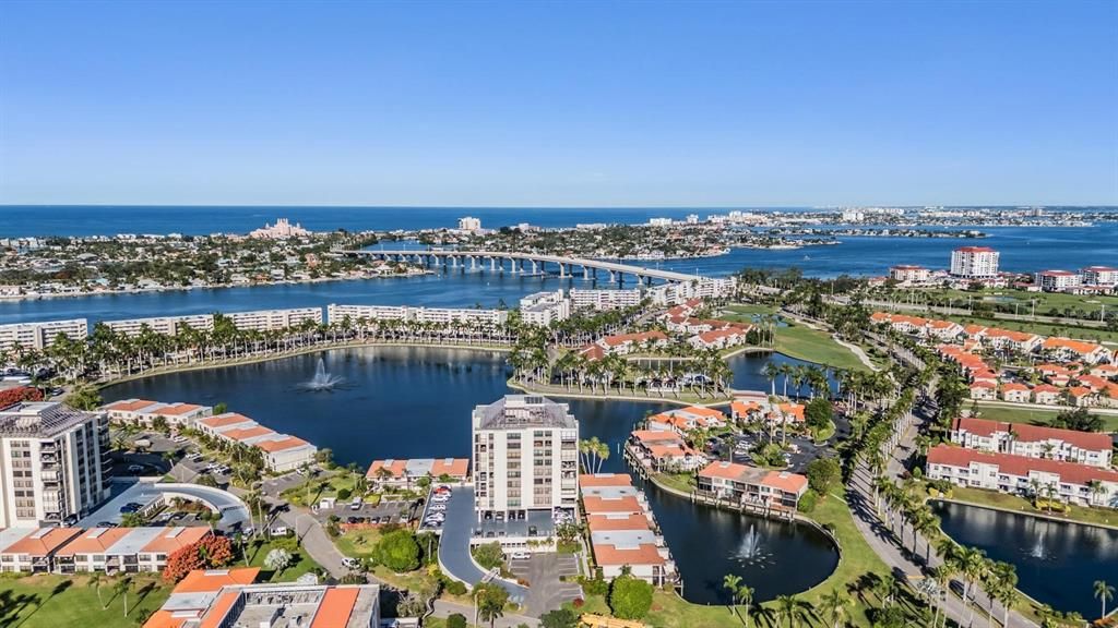 На продажу: $469,900 (2 спален, 2 ванн, 945 Квадратных фут)