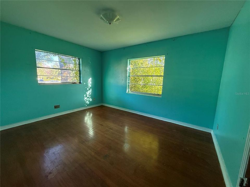 Active With Contract: $449,900 (3 beds, 2 baths, 1685 Square Feet)