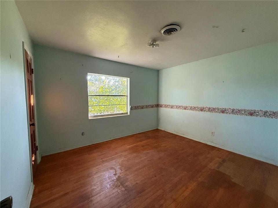 Active With Contract: $449,900 (3 beds, 2 baths, 1685 Square Feet)