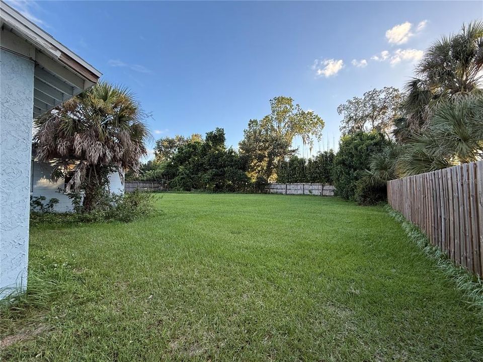 Active With Contract: $449,900 (3 beds, 2 baths, 1685 Square Feet)