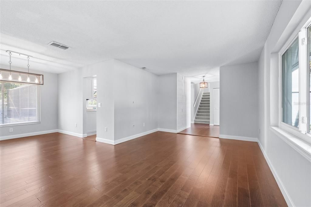 На продажу: $550,000 (3 спален, 2 ванн, 1860 Квадратных фут)