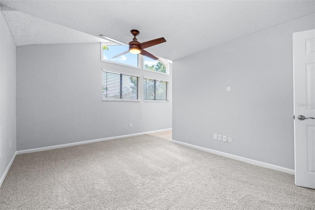 На продажу: $550,000 (3 спален, 2 ванн, 1860 Квадратных фут)