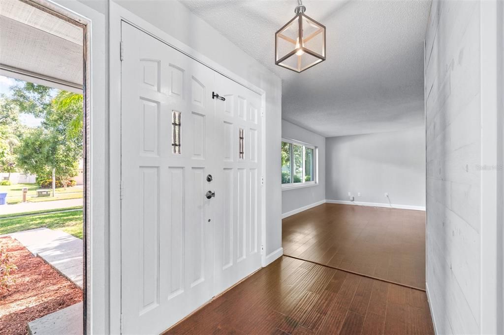 На продажу: $550,000 (3 спален, 2 ванн, 1860 Квадратных фут)